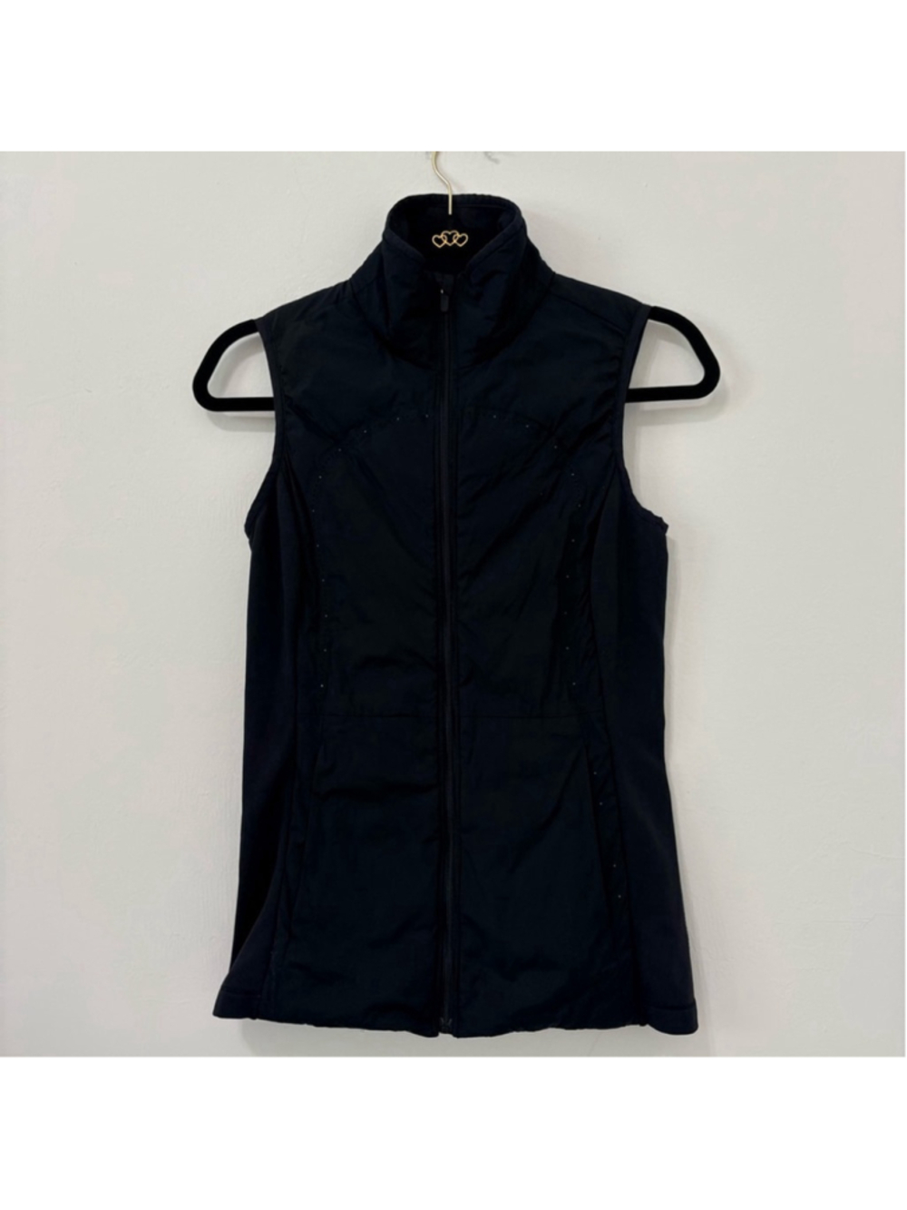 Lululemon Run For Cold Vest Black Sz 4 EUC - Picture 2 of 10